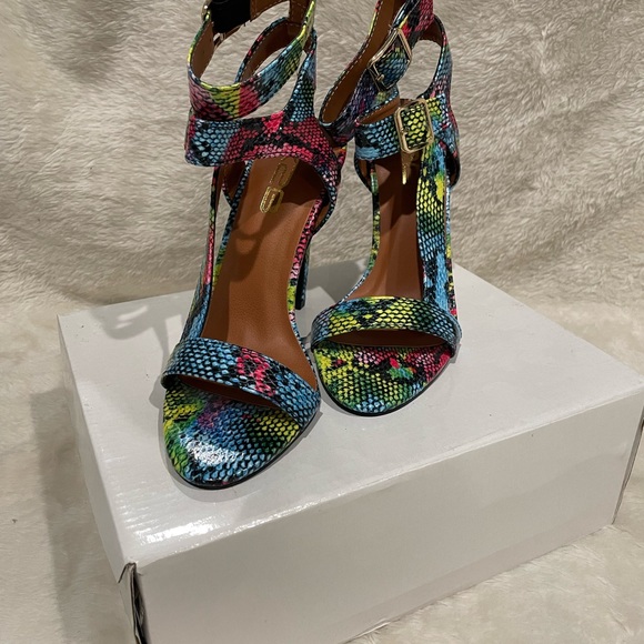 X2B colorful snakeskin double strap stiletto heels gold hardware hot pink - Picture 7 of 10